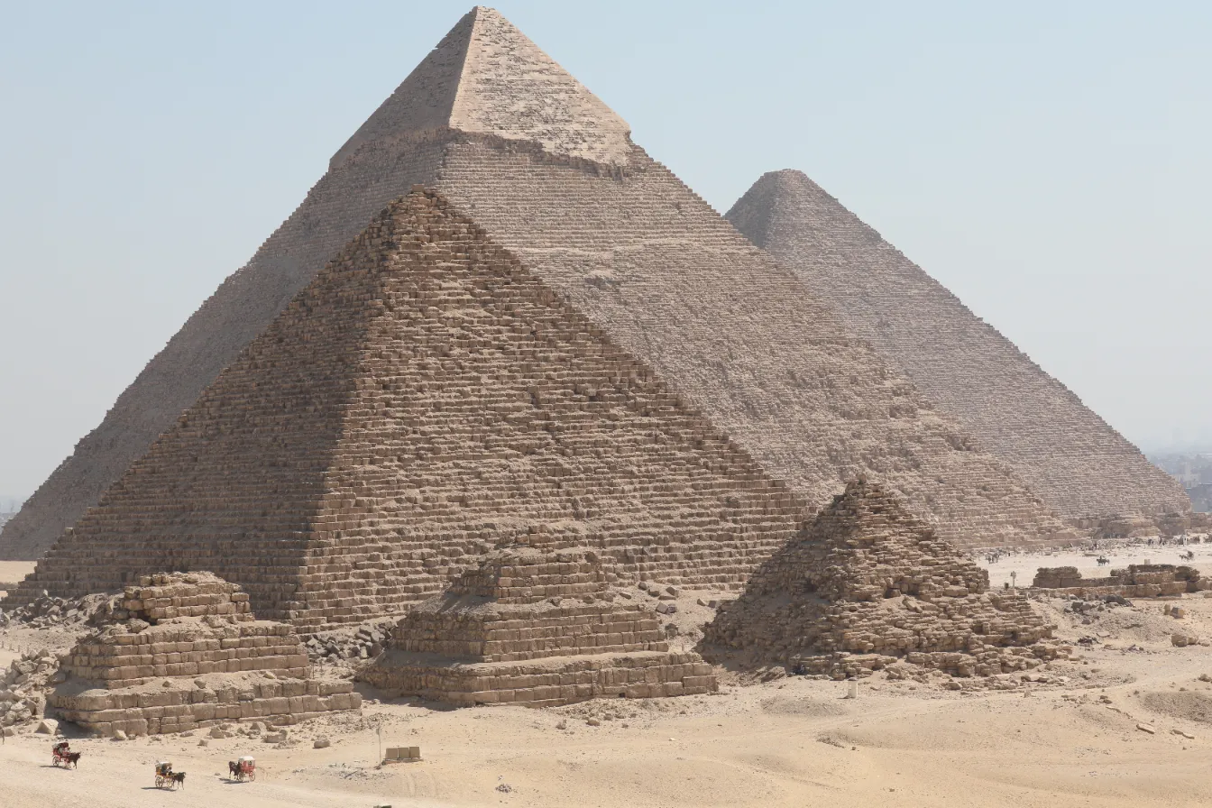 Experience Egypt’s timeless wonders with ease and elegance.